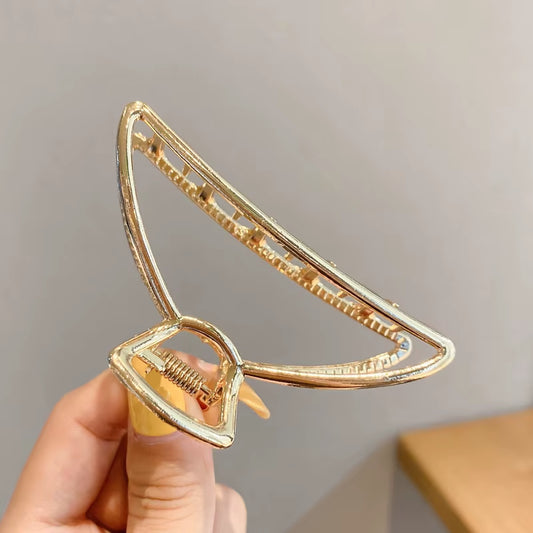 Women Elegant Hair Claw Gold Color Hollow Geometric Metal Hair Clips Vintage Headband Hairpin Fashion Hair Crab Hair Accessories